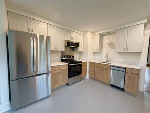 Building Photo - 35 Hazelwood Terrace
