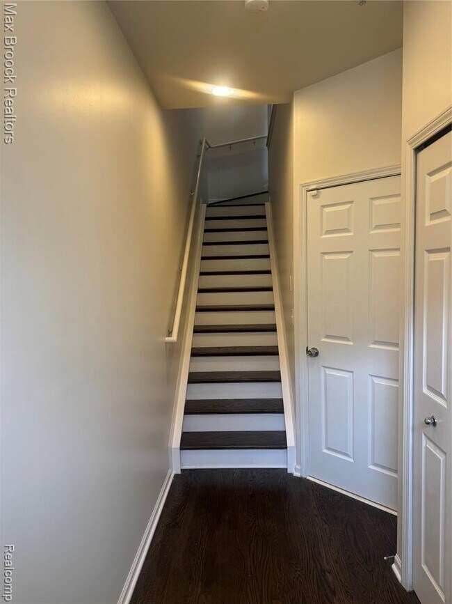 Foto del edificio - 537 Graten St