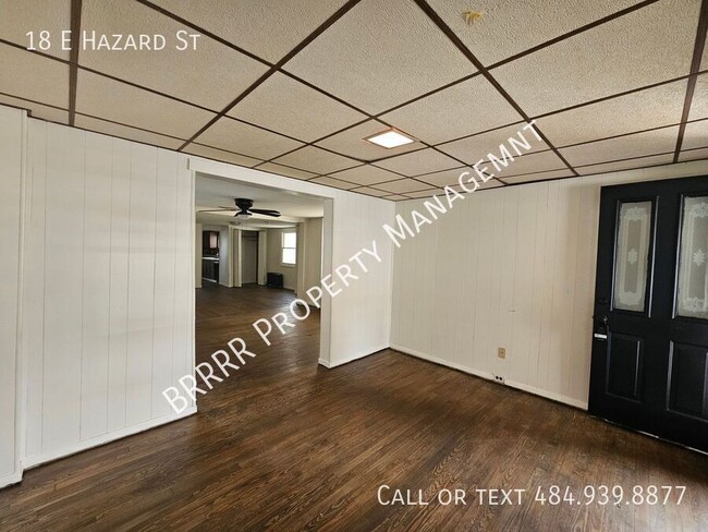 Building Photo - 18 E Hazard St