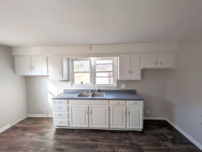 Foto del edificio - 3-Bedroom, 1-Bathroom Home – $1,225/Month | Accepting Section 8