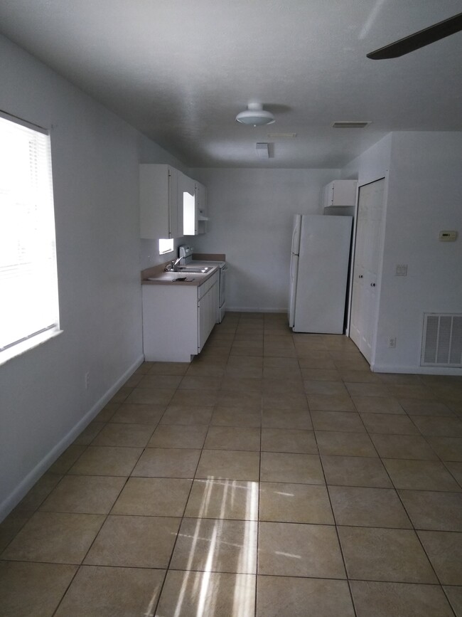 Building Photo - 52 N McCall Rd