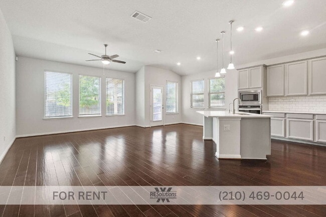 Foto del edificio - "Charming 3-Bedroom Haven in San Antonio – Spacious 2043 Sq Ft with 2 Full Baths!"