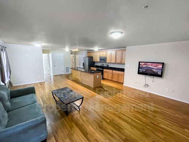 Photo - 3219 Ellwood Ave Apartment