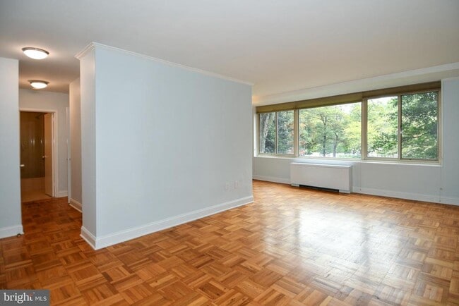 Foto del edificio - 4000 Tunlaw Rd NW