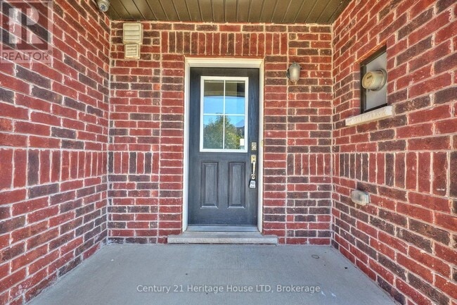 Building Photo - 289 Silverwood Ave