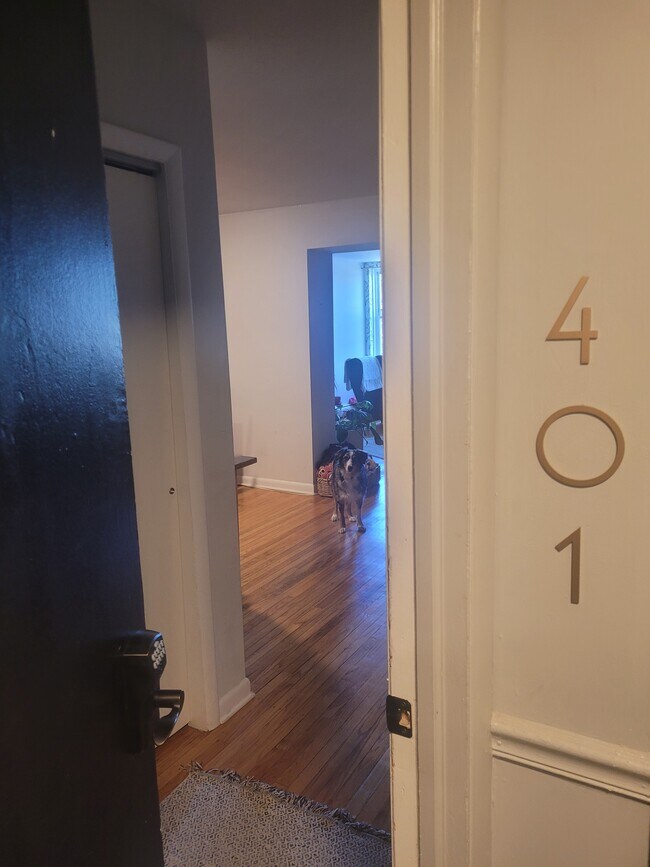 Foto del edificio - 801 S 47th St