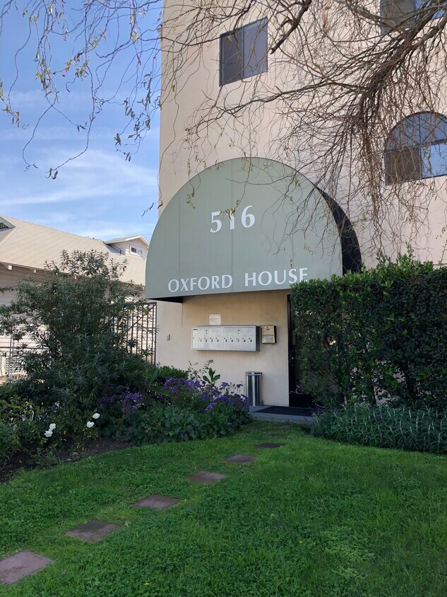 Foto principal - 516 N Oxford Ave