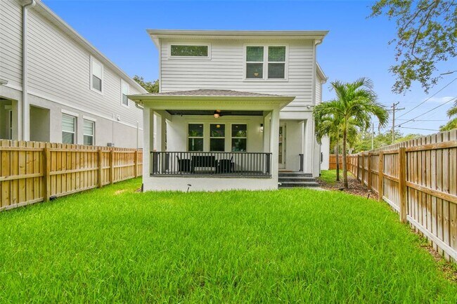 Foto del edificio - 5700 Interbay Blvd