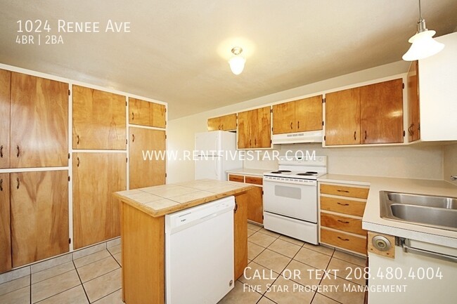 Building Photo - Large Apartment Available in Central Pocat...