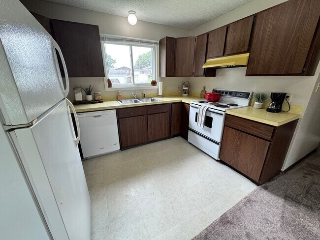 Foto del edificio - 3 bed, 1.5 bath duplex for rent in Cedar Falls