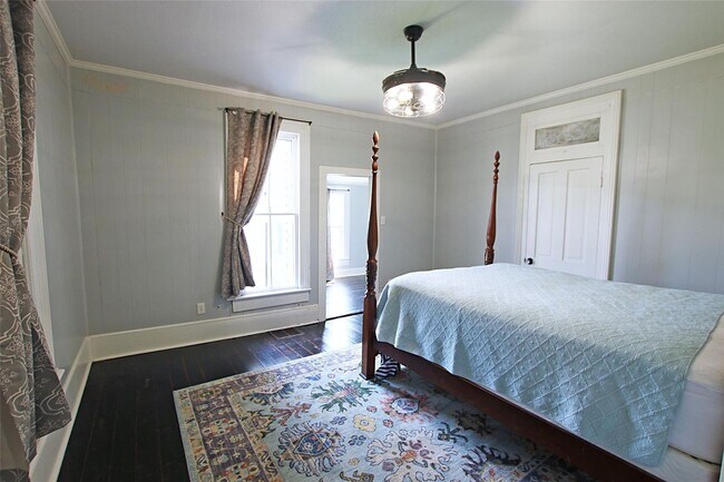 Foto del edificio - Come view this one of a kind property in V...