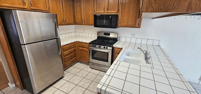 Building Photo - 301 S Lupin Ln