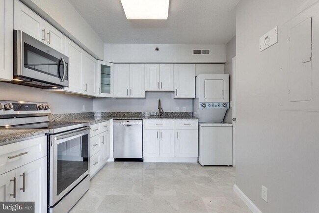 Building Photo - 5505 Seminary Rd