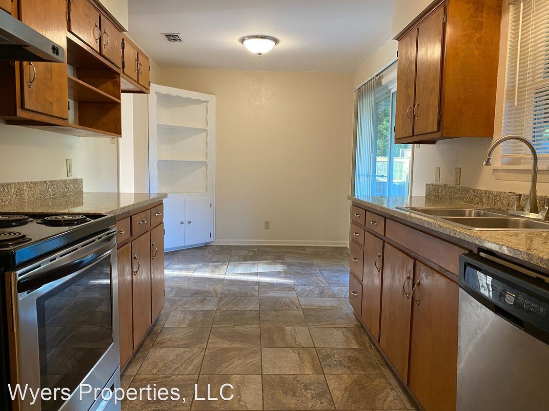 Primary Photo - 3 br, 2 bath House - 606 Golfcrest Drive