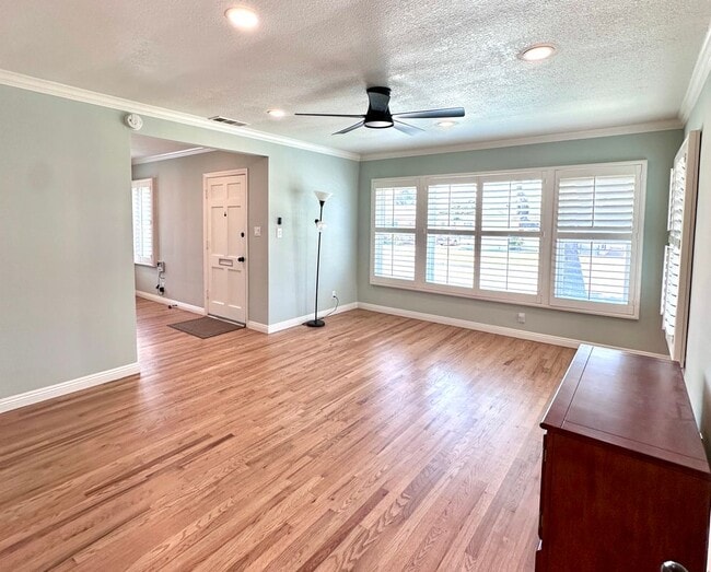 Foto del edificio - 14877 Dalman St