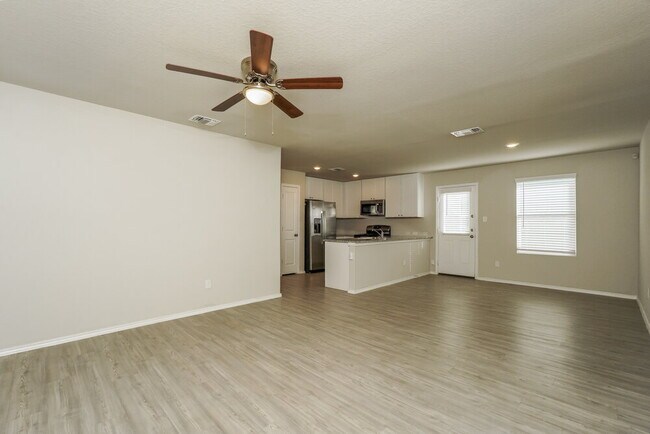 Foto del edificio - 7307 Plata Cir