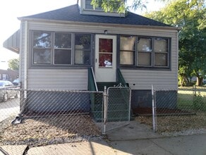 Building Photo - 216 Goodell St