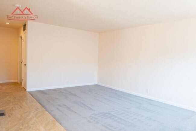 Building Photo - 144 Granada Dr