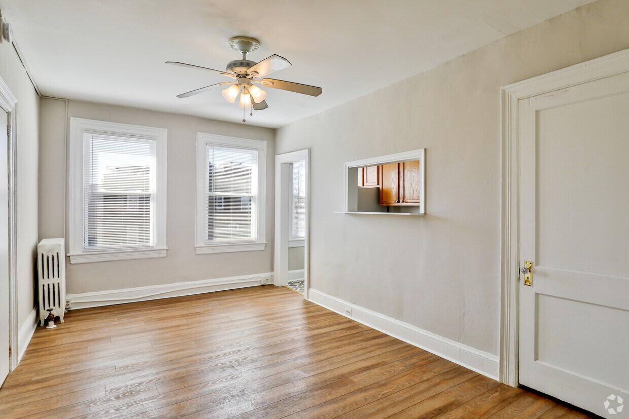 Primary Photo - Randolph Apartments