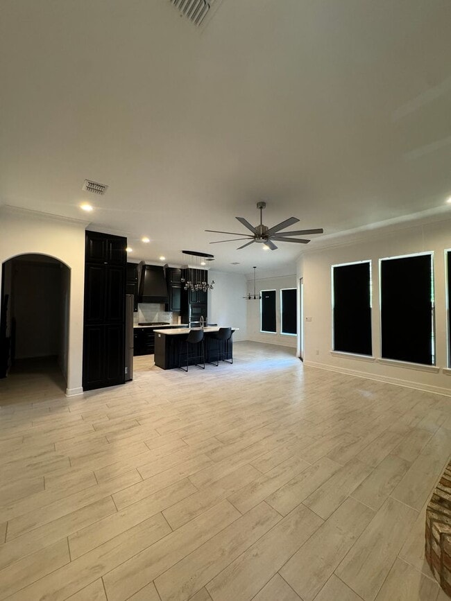 Building Photo - Rental Property