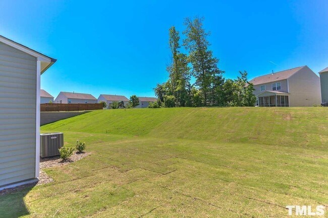 Foto del edificio - 8044 Remington Heights Dr