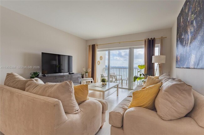 Foto del edificio - 300 Bayview Dr