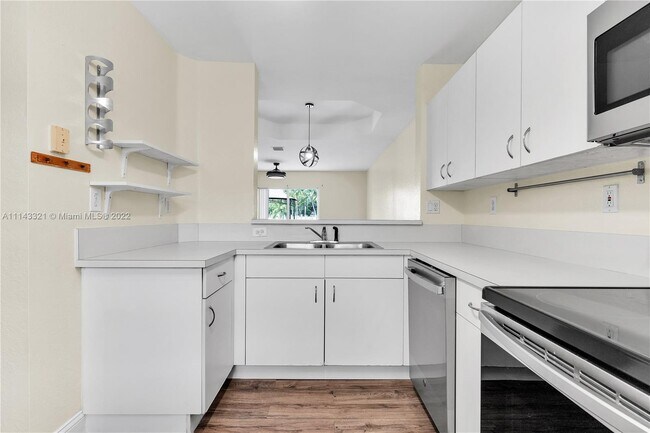 Foto del edificio - 14274 SW 120th Ct
