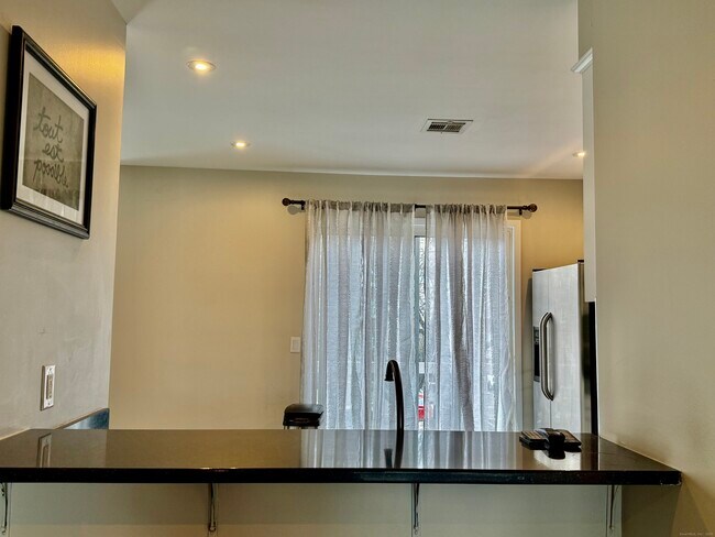 Foto del edificio - 1900 Summer St