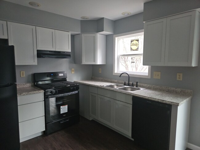 Foto del edificio - 6104 N Frostwood Pkwy