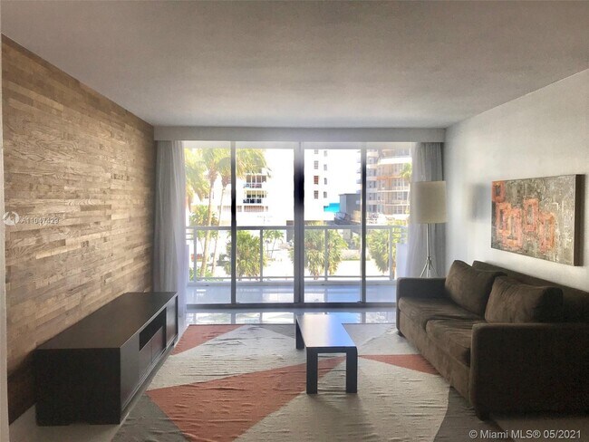 Building Photo - 5600 Collins Ave