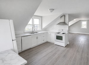 Building Photo - 335 Southworth St S