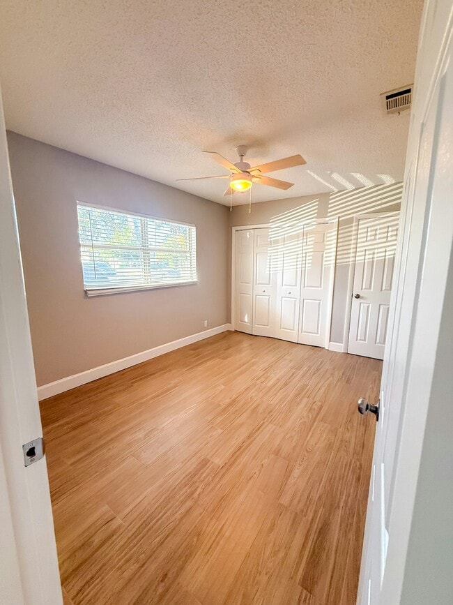 Photo - 225 Danube Ave Townhome