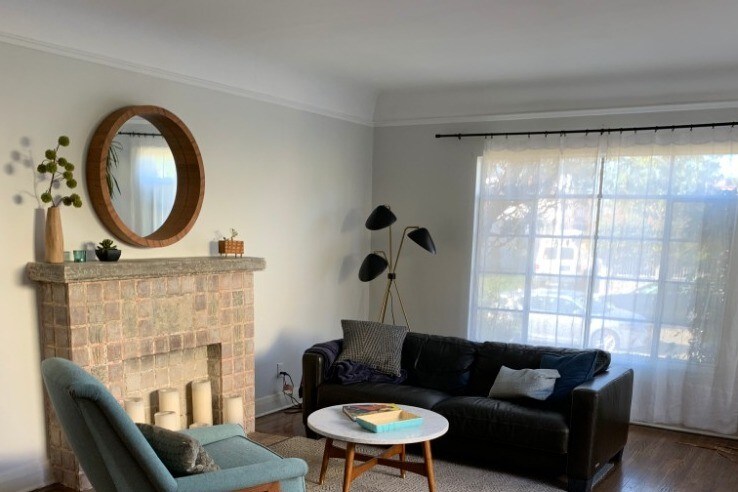 Living room - 814 N Genesee Ave