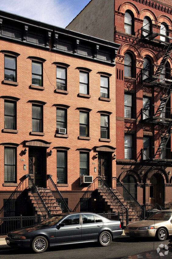 Building Photo - 27 W 131st St