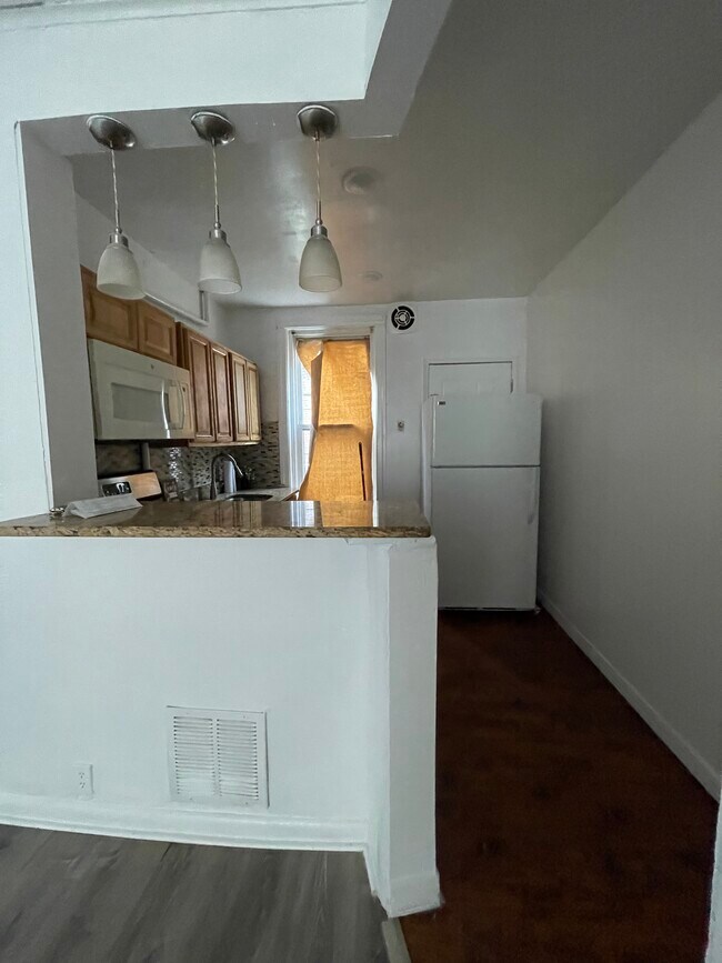 Building Photo - 4120 N Darien St