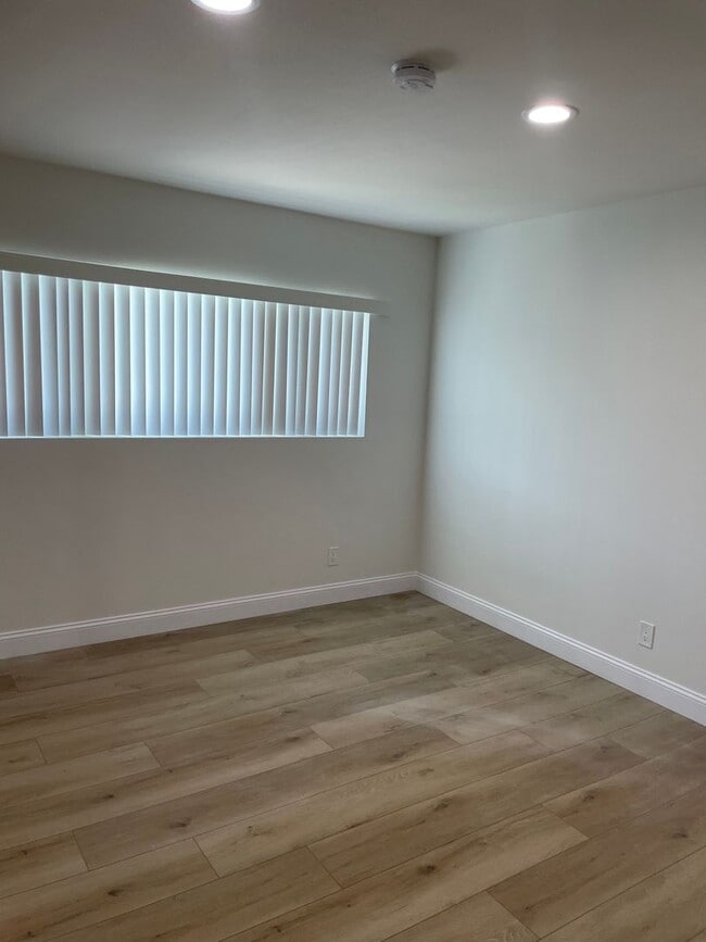 Interior Photo - Burbank