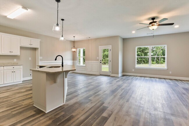 Foto del edificio - 3327 Basil Ln
