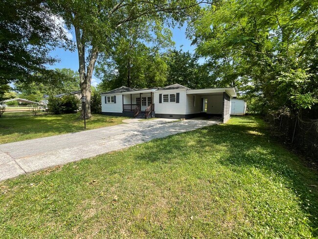 Foto del edificio - Updated 3/1 House in Cedartown- $1,395