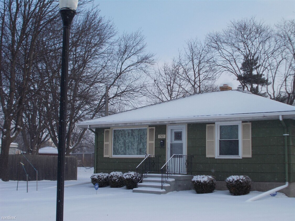 Primary Photo - 3 br, 2 bath House - 7565 Southeastern Ave...