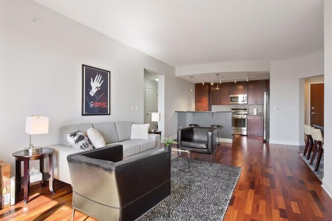 Foto del edificio - 100 3rd Ave S