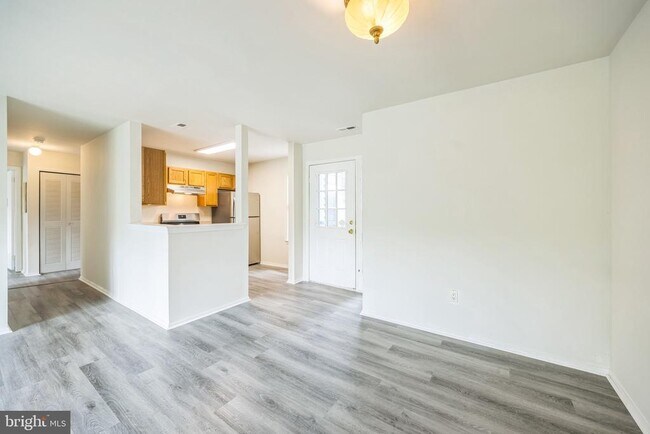 Building Photo - 905 Rabbit Run Rd