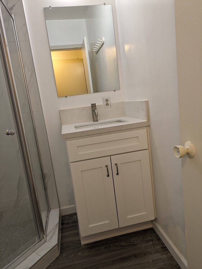 Foto del edificio - 11512 Ohio Ave