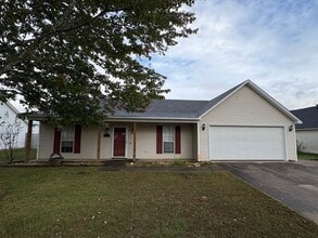 Building Photo - 211 Hunters Run
