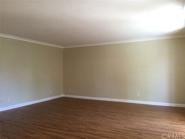 Foto del edificio - 1030 S Walker Ave
