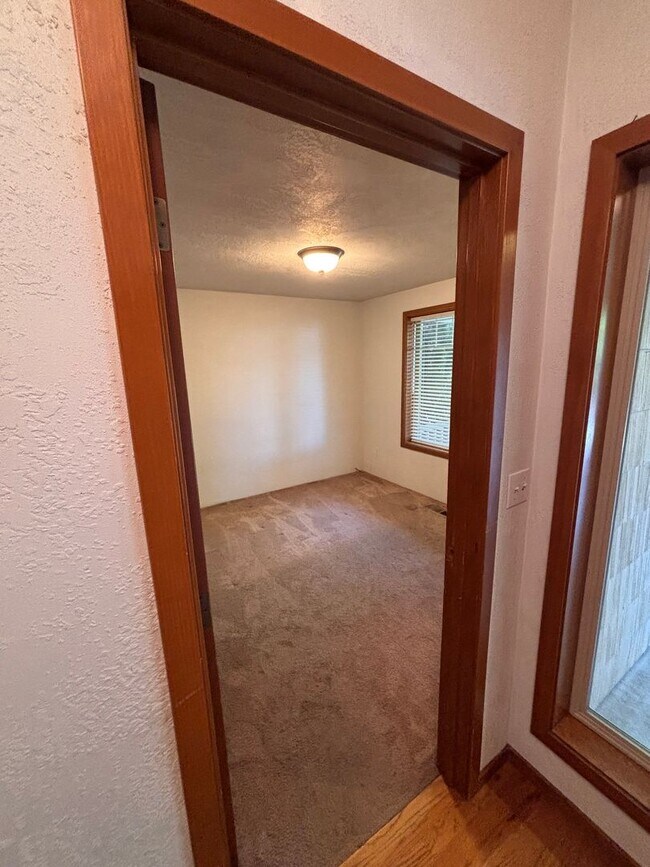 Foto del edificio - Beautiful 4 bedroom 2 bathroom home coming soon!!