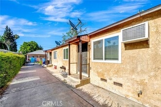 Building Photo - 14235 Sylvan St