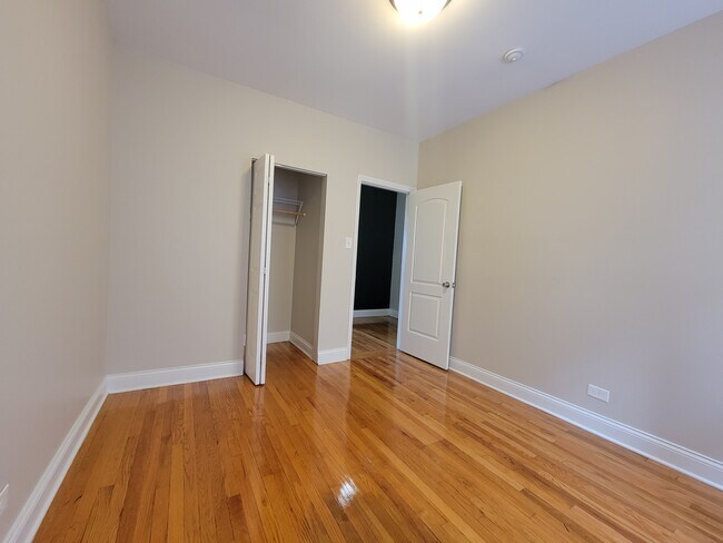Foto del edificio - 6420 S Kenwood Ave