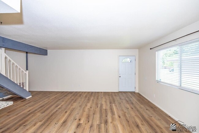 Building Photo - 1242 W 20th Pl
