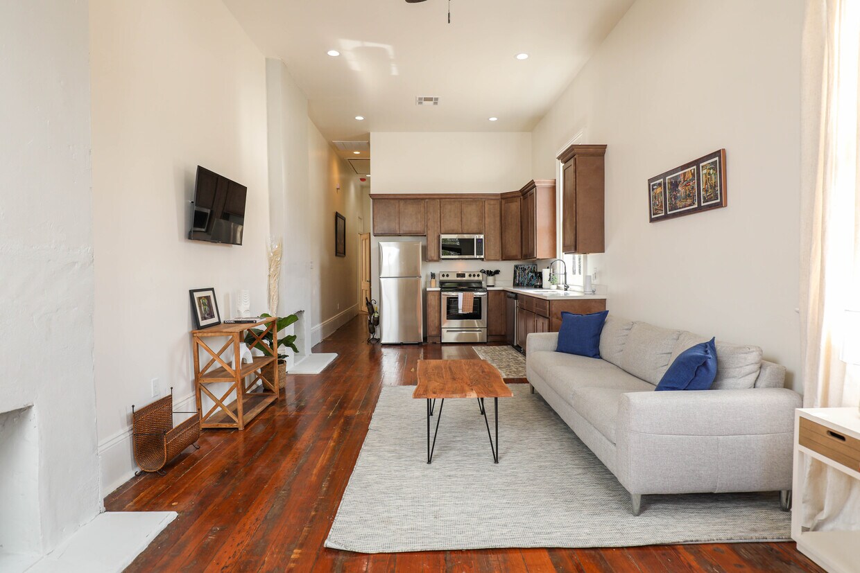 Foto principal - 2413 1st St