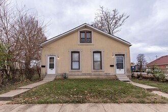 Building Photo - 726-728 St Catherine St